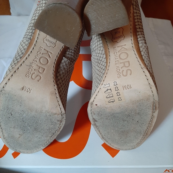 Michael Kors, size 10 leather boots, cream - Picture 3 of 7